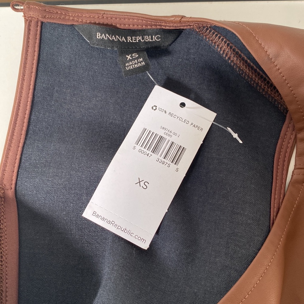 NWT! Banana Republic Faux Leather Top - Picture 5 of 6